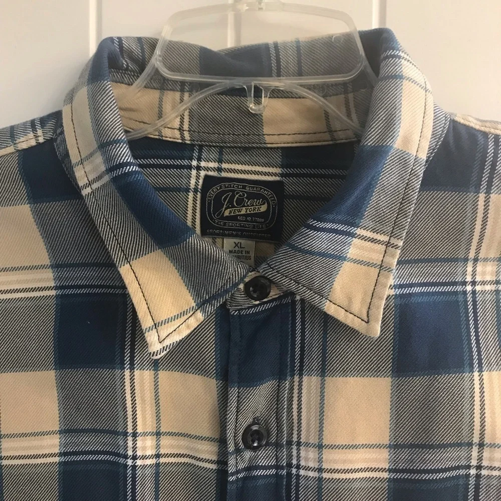 🚤J CREW Casual Button Down Shirt